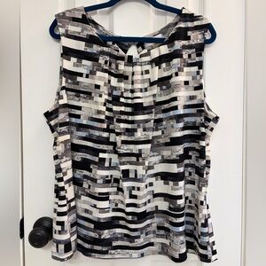 Calvin Klein Black and White Geometric Blouse Size 2X
